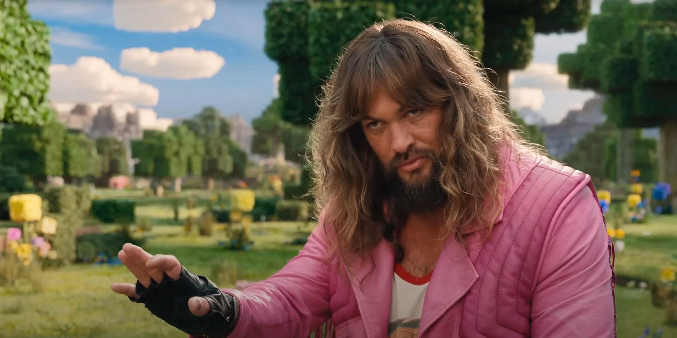 minecraft-movie-2026-a-divisive-sandbox-adventure-through-critics-eyes-image-0